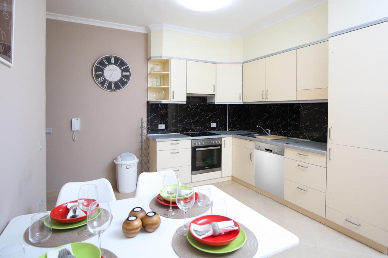 Tafa Deluxe Apartment Влёра Экстерьер фото